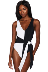 SAMIRA ONE PIECE BLACK & WHITE