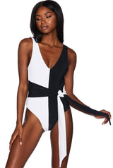 SAMIRA ONE PIECE BLACK & WHITE