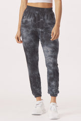 POWDER JOGGER: BLACK TIE-DYE