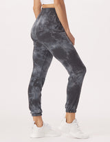 POWDER JOGGER: BLACK TIE-DYE